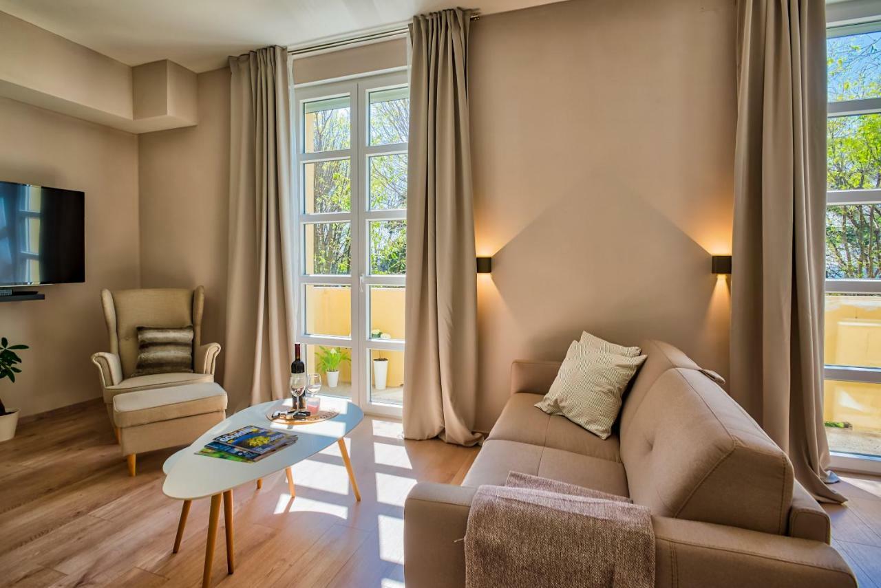 Parkside Apartments Póla Kültér fotó